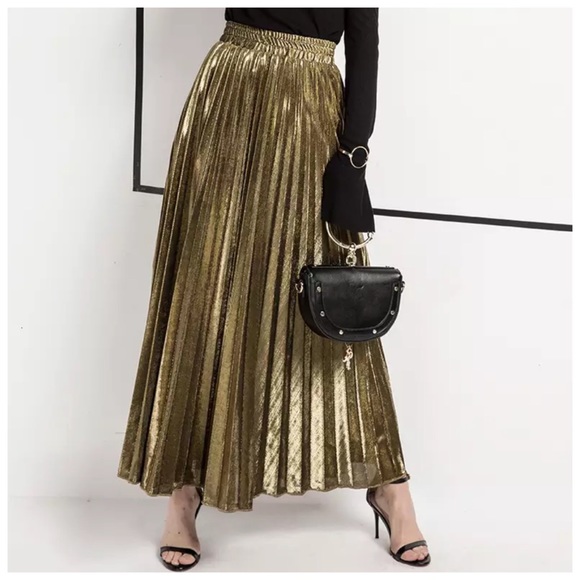 The SAVONNA Metallic Full Skirt - Picture 3 of 11